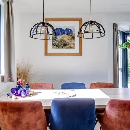 Holiday home 6 - Persoons Het Broeckhuysje 55